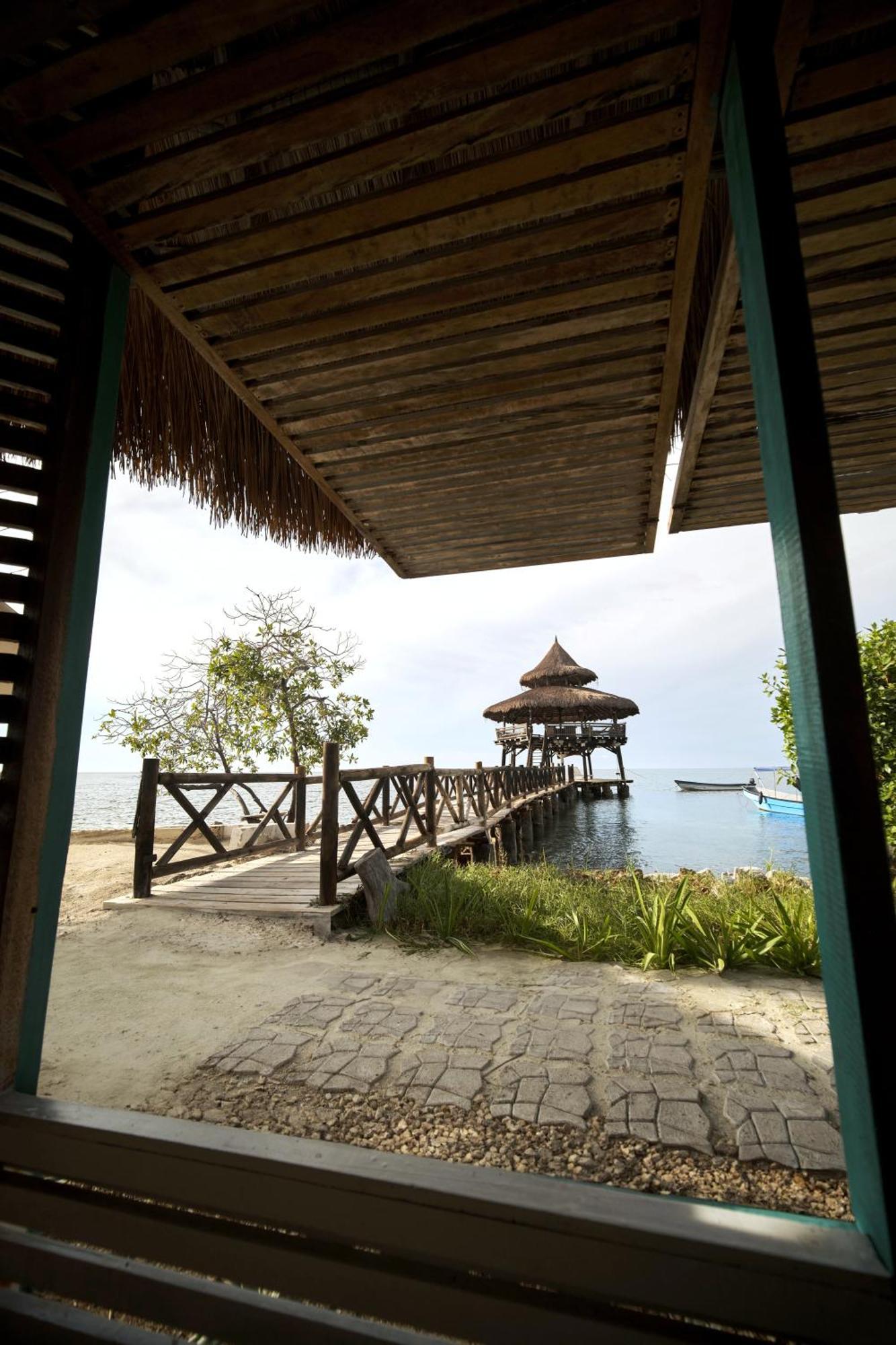 Отель El Embrujo Tintipan Tintipan Island Экстерьер фото