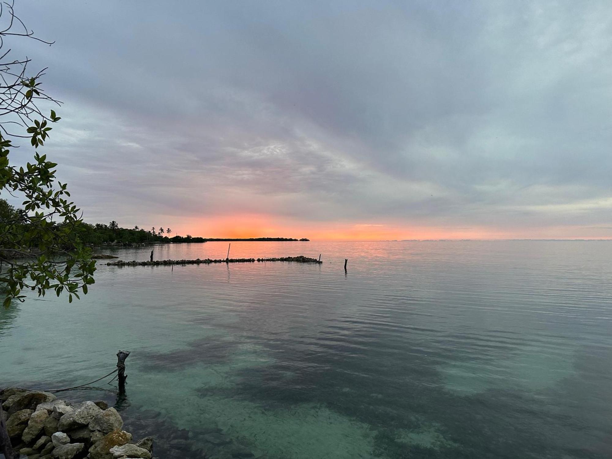 Отель El Embrujo Tintipan Tintipan Island Экстерьер фото