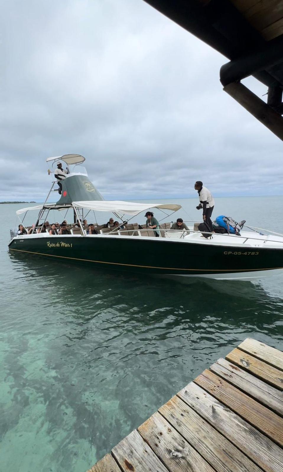 Отель El Embrujo Tintipan Tintipan Island Экстерьер фото